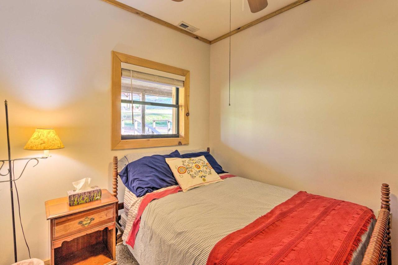 Pet-Friendly Blue Ridge, Cherokee Forest Retreat! 格林维尔 外观 照片
